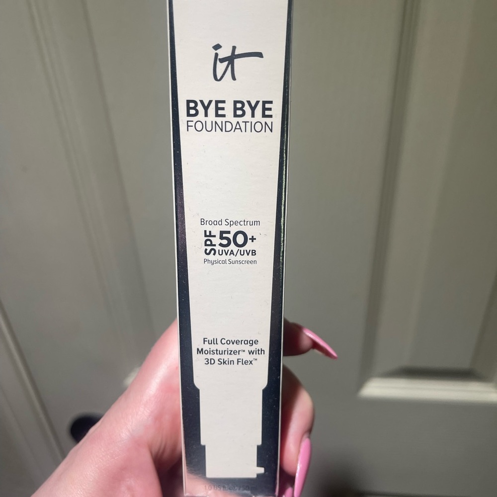 IT Cosmetics Bye Bye Foundation - SPF 50+